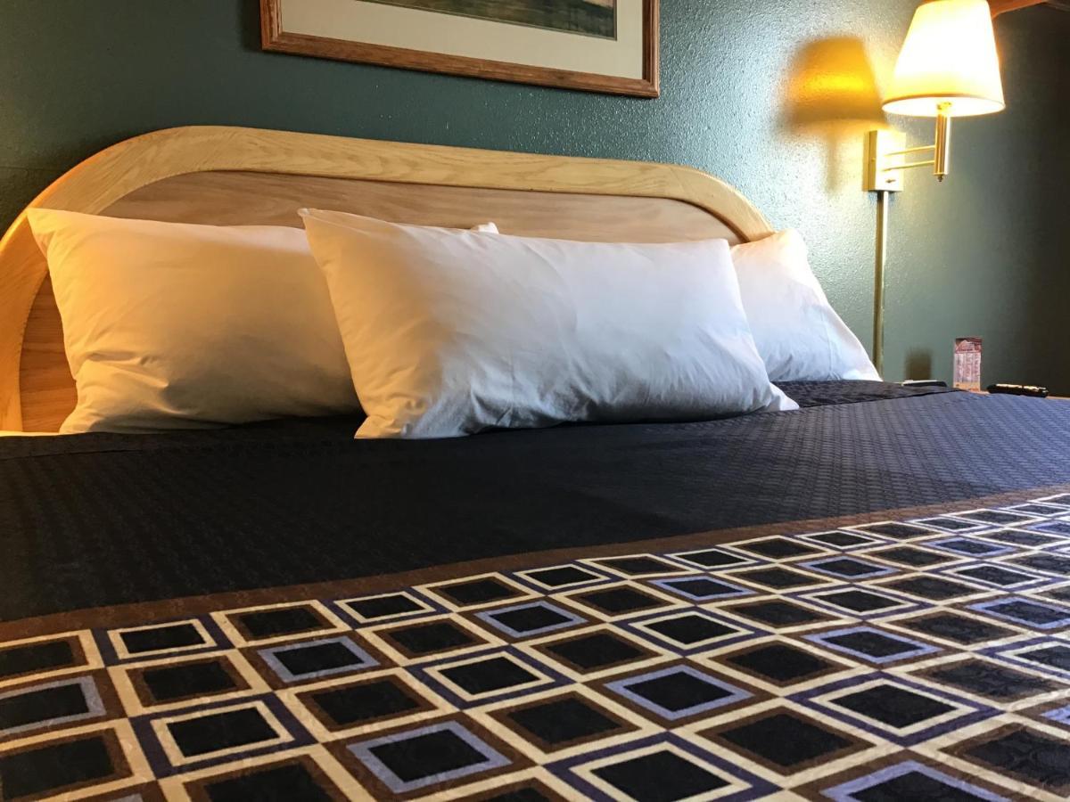 Travelodge By Wyndham Worland Esterno foto