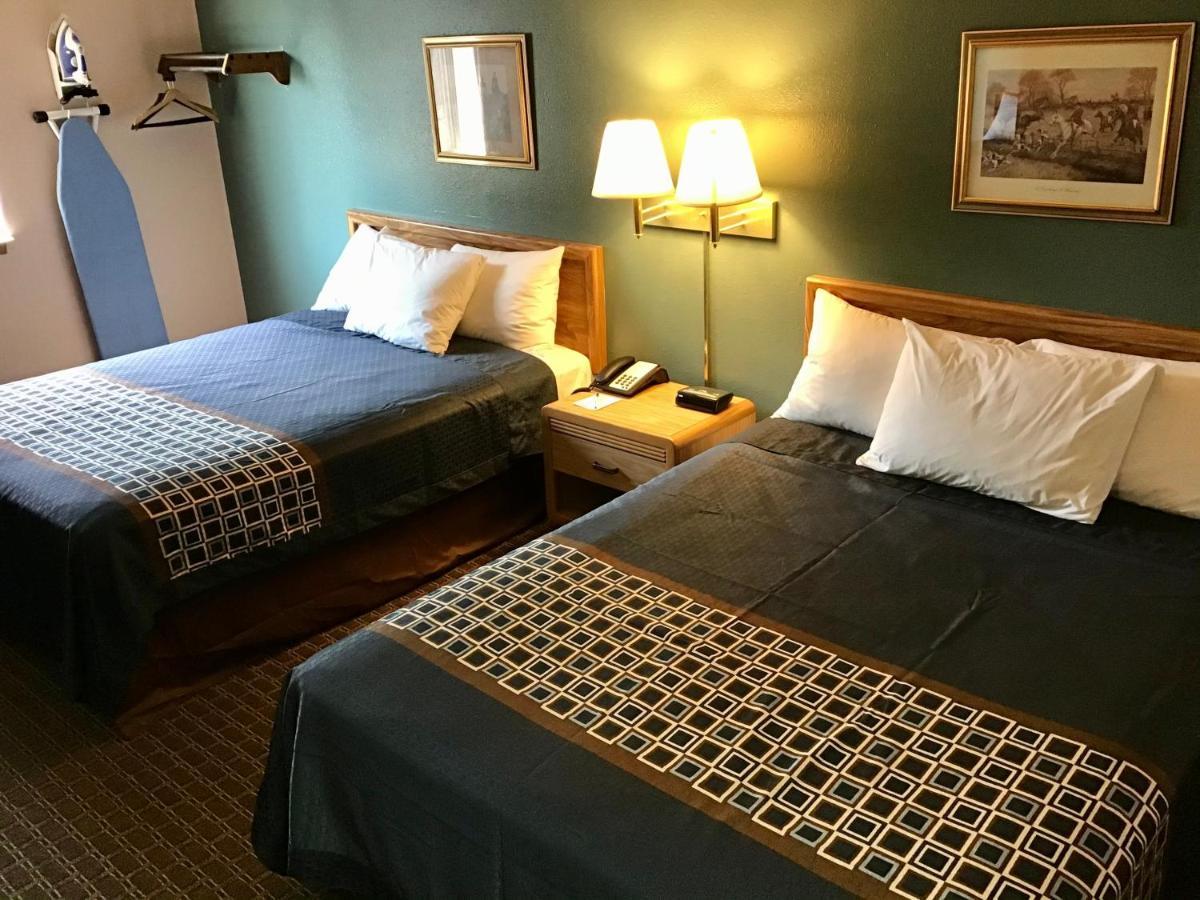 Travelodge By Wyndham Worland Esterno foto
