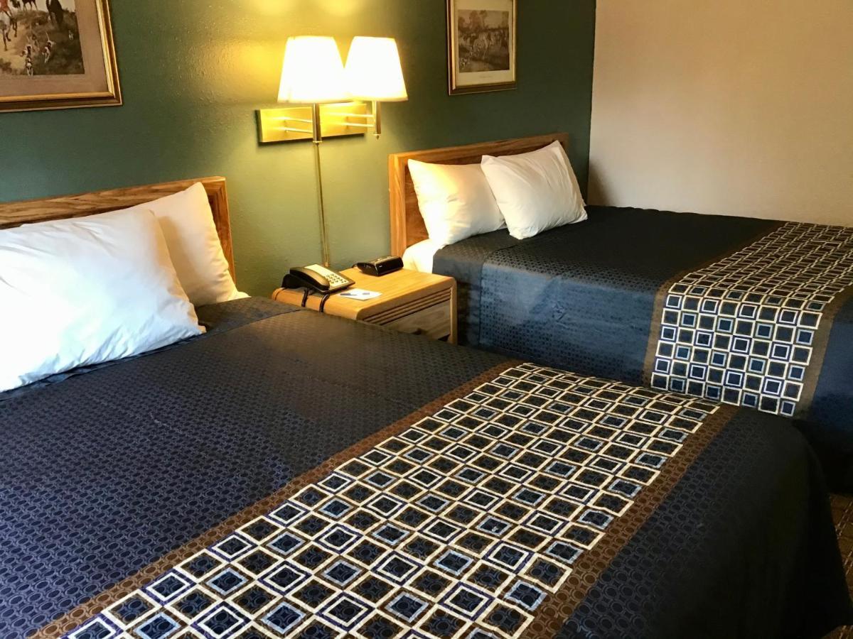 Travelodge By Wyndham Worland Esterno foto
