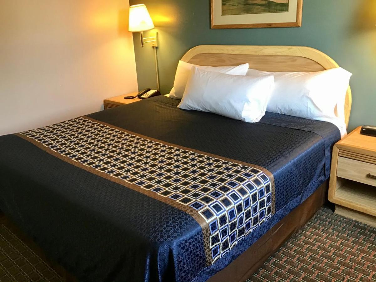Travelodge By Wyndham Worland Esterno foto