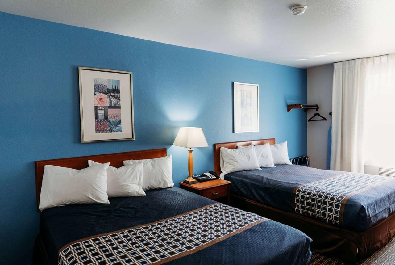 Travelodge By Wyndham Worland Esterno foto